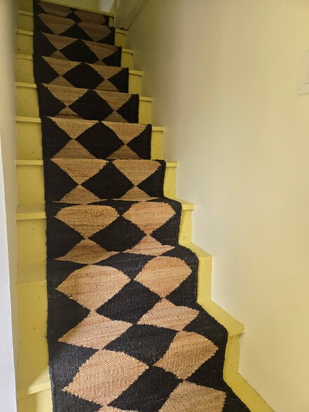 Building Photo - 5 Oil Mill Ln