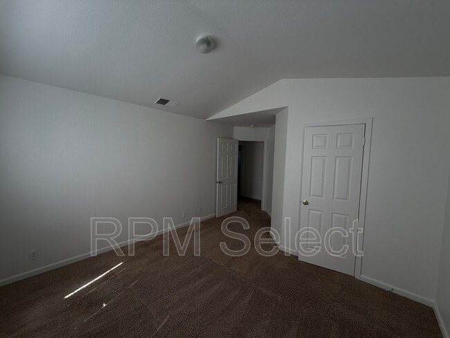Building Photo - 1255 Farragut Cir