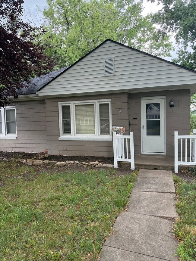 Primary Photo - 2BR/1BA Overside Double Car Garage