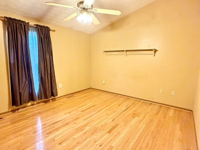 Building Photo - 3768 Luke Ln
