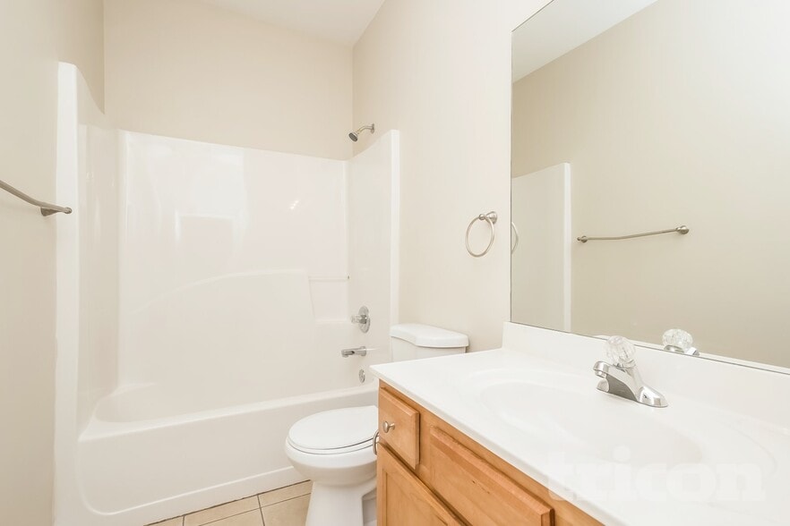 Building Photo - 605 Kaylins Ct SW