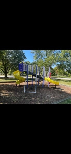 Building Photo - 1460 Fairlane Dr