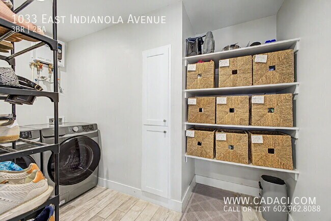 Building Photo - 1033 E Indianola Ave