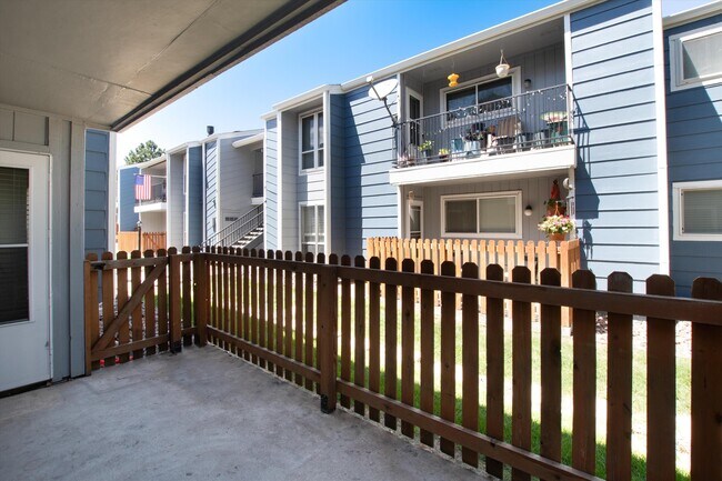 Building Photo - 2375 E Geddes Ave