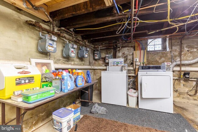 Building Photo - 626 S 19th St