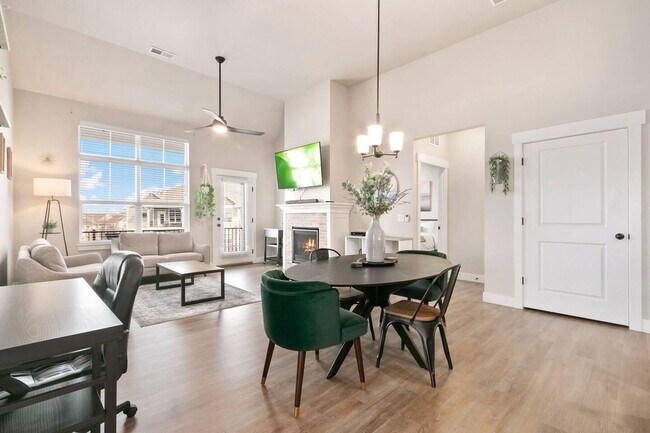 Building Photo - 1875 Fall River Dr