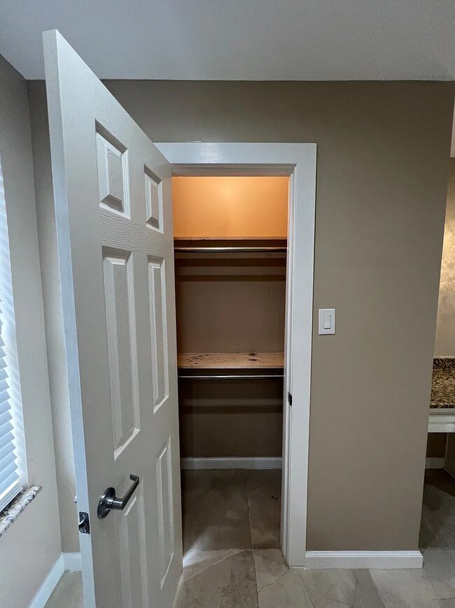 Building Photo - 7214 Corsicana St