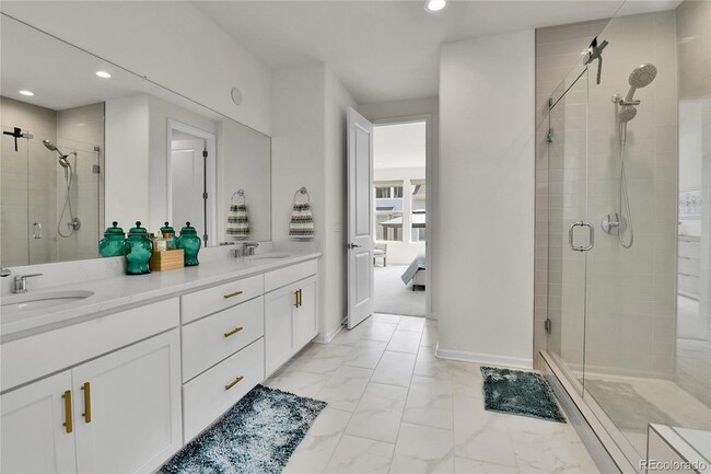 Building Photo - 6302 E 142nd Pl