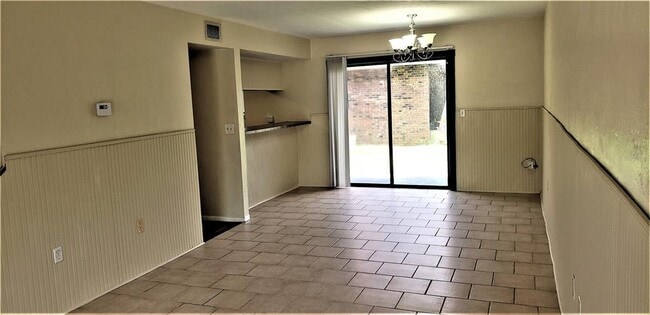 Building Photo - 1836 N Crystal Lake Dr