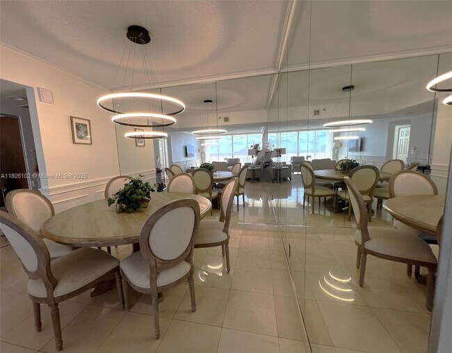 Building Photo - 1000 W Island Blvd