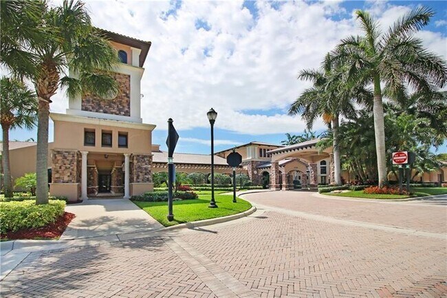Building Photo - 10980 NW 78th Pl