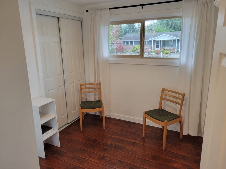 Building Photo - 3600 NE 9th St