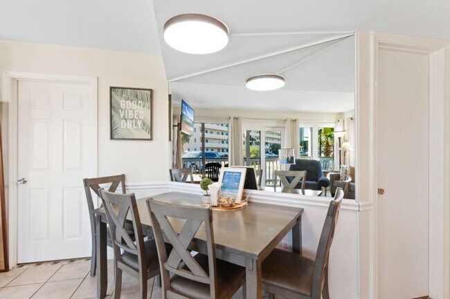 Building Photo - 497 Plantation Rd