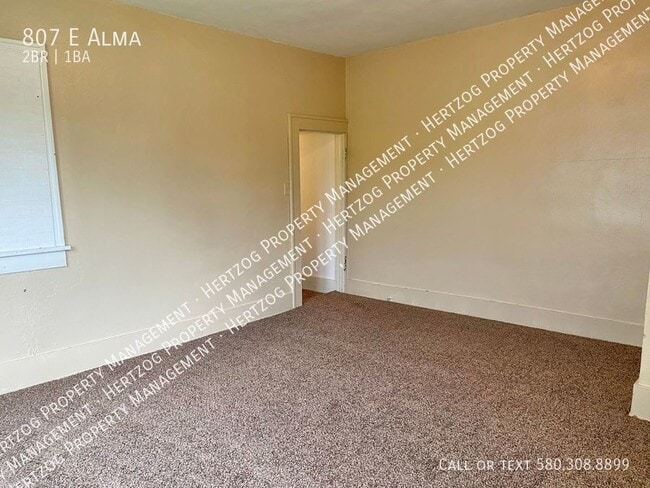 Building Photo - 807 E Alma Ave