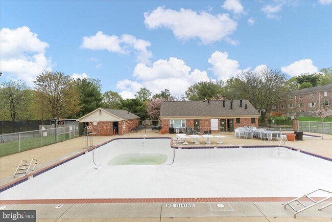 Building Photo - 8114 Colony Point Rd