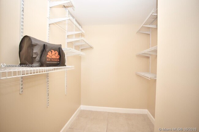 Building Photo - 1 Glen Royal Pkwy