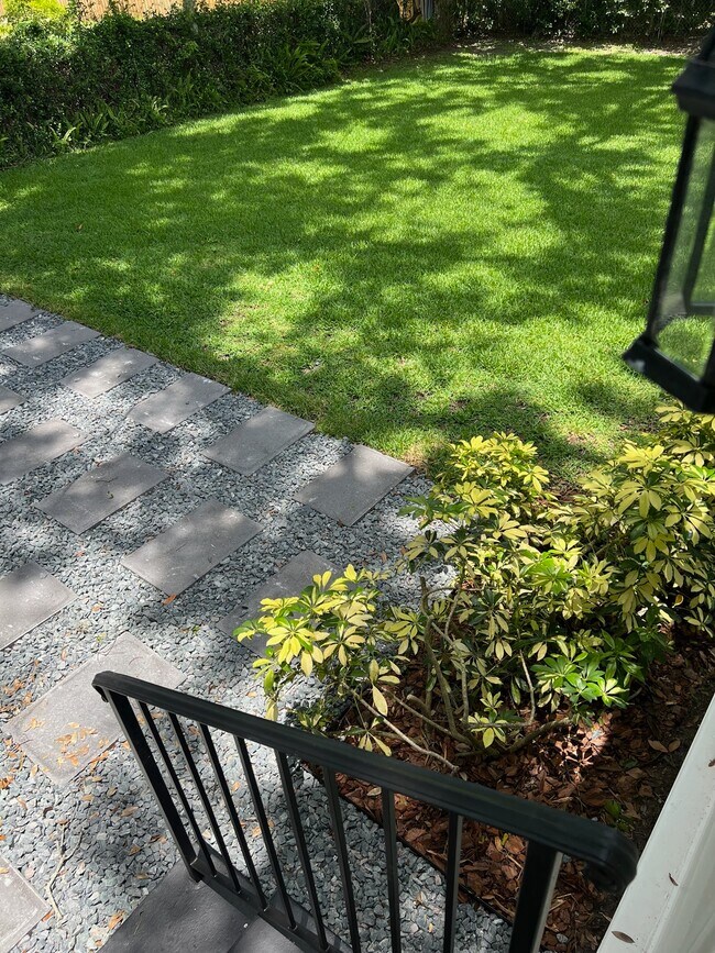 Building Photo - 1817 Loch Berry Rd