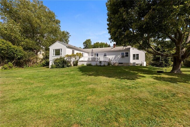 Building Photo - 331 Third Beach Rd