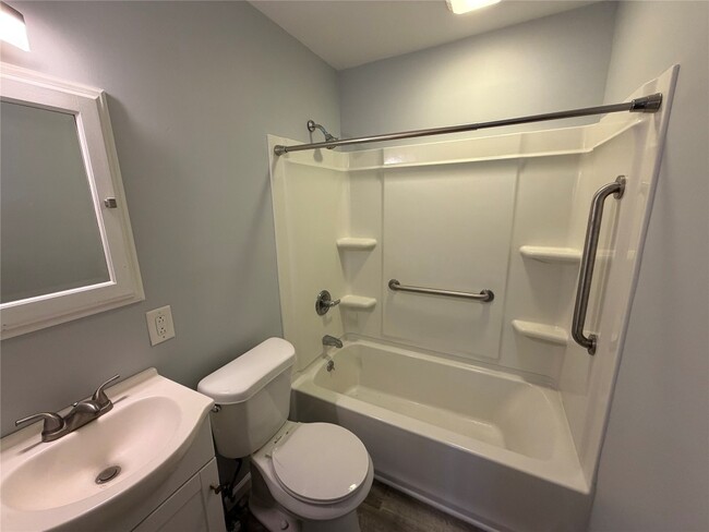 Building Photo - 3711 Charlotte St