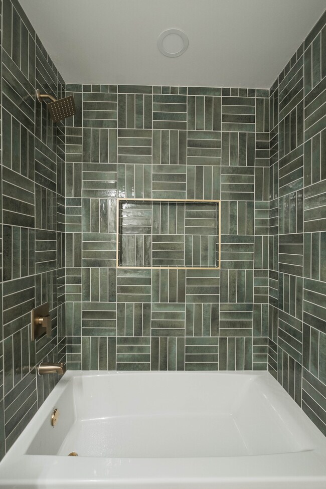 Building Photo - 1011 Bodgers Dr