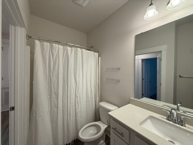 Building Photo - 6124 Cherry Hill Cir