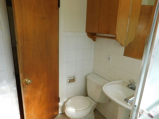Building Photo - Great Family Home