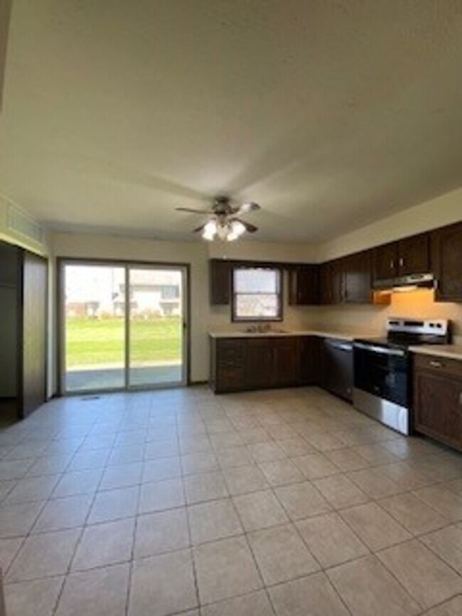 Building Photo - 1312 Co Rd 6