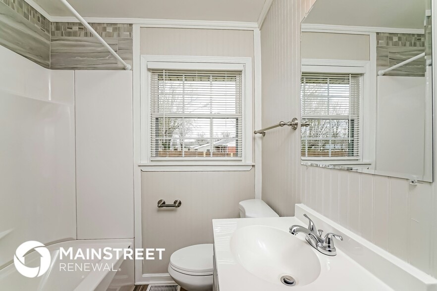 Building Photo - 3552 Lisbon Ln