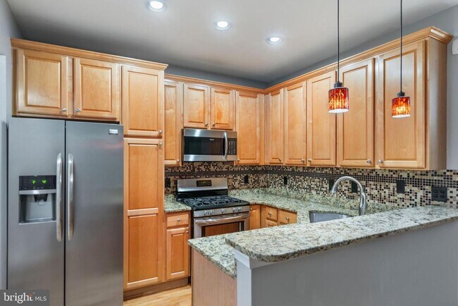 Building Photo - 6081 Madison Pointe Ct