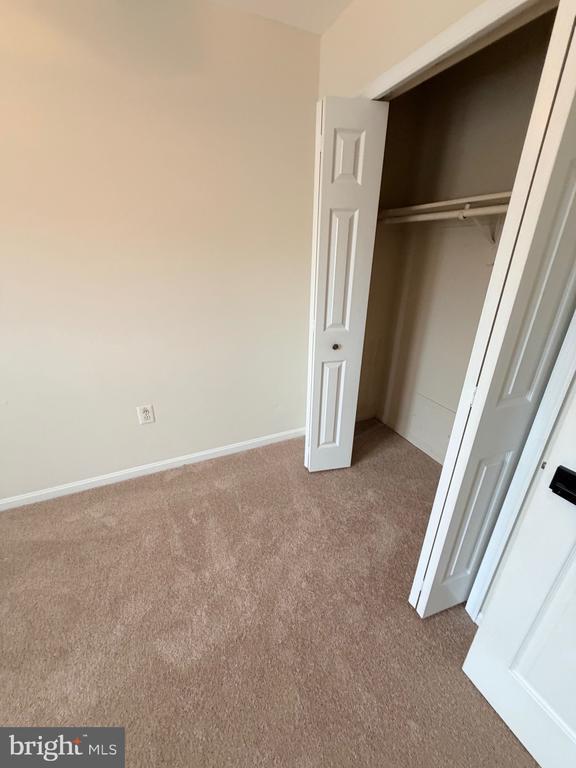 Building Photo - 46754 Woodmint Terrace