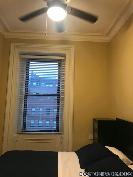 Building Photo - 113 Beacon St
