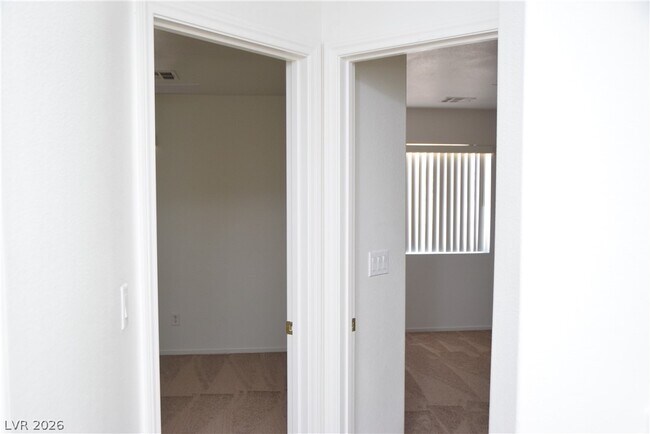 Building Photo - 9493 Grove Ridge Ave
