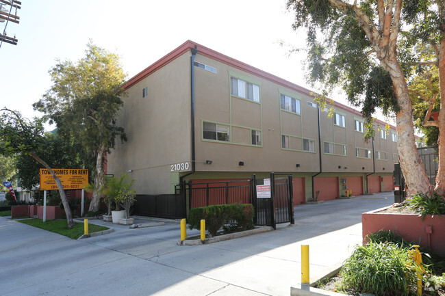 Building Photo - Valley Village So. Apartments