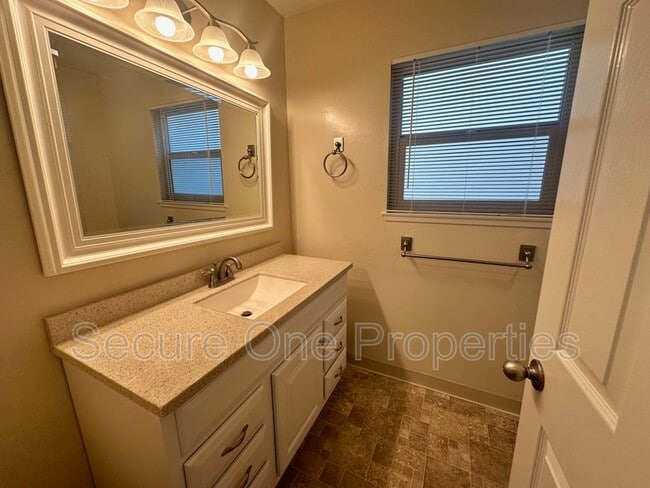 Building Photo - 29362 Hillrise Dr