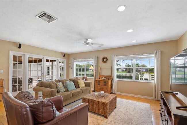 Building Photo - Beautiful home in quiet neighborhood