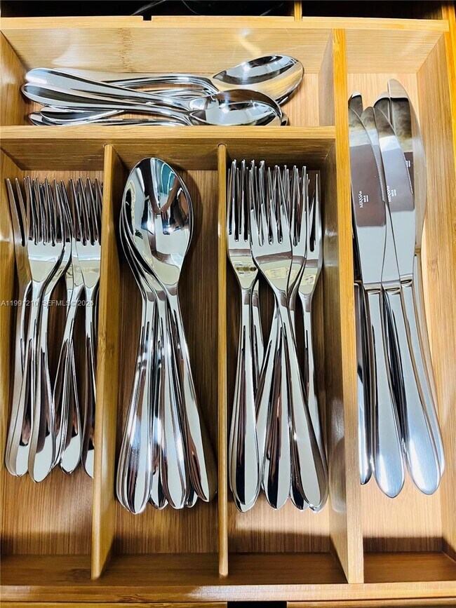 Building Photo - 41 SE 5th St