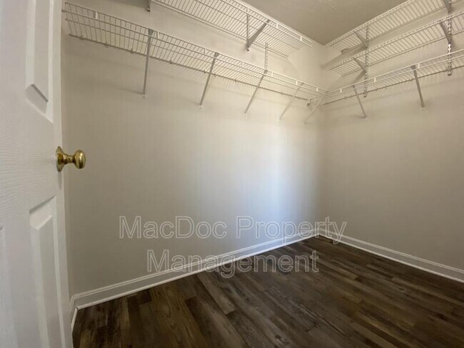 Building Photo - 9609 Coventry Creek Dr