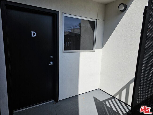 Building Photo - 1617 Broadway