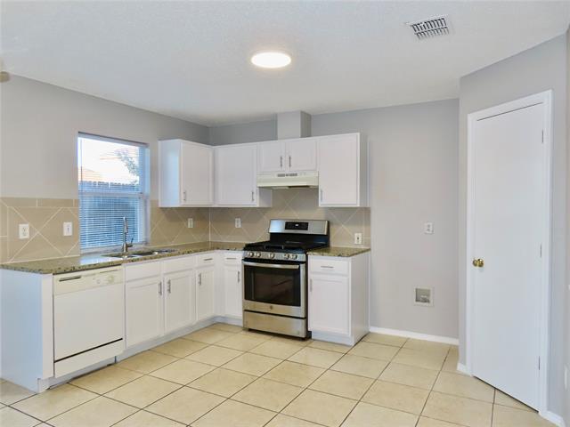 Building Photo - 805 Gillon Dr
