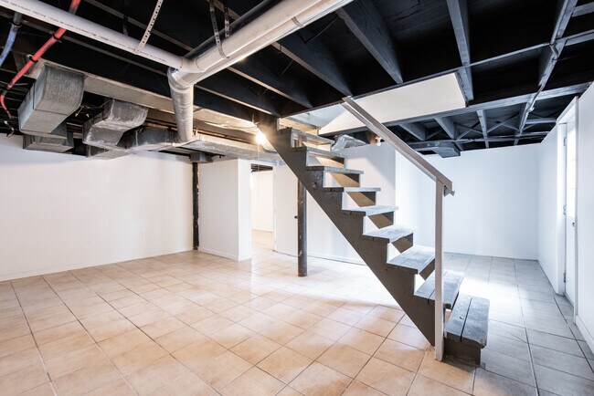Building Photo - 2203 S Shelby St