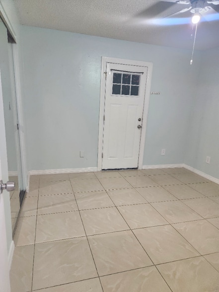 Building Photo - 111 Hermosillo Dr