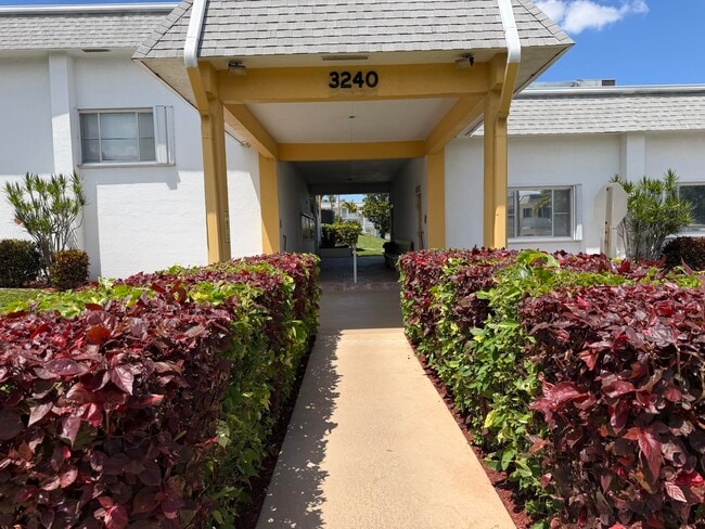 Building Photo - 3322 Cynthia Ln