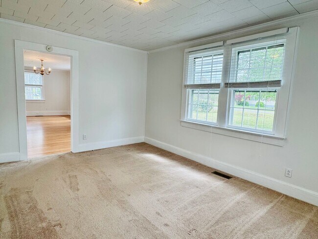 Building Photo - Cozy and Convenient Home in Oxford - Move in Ready