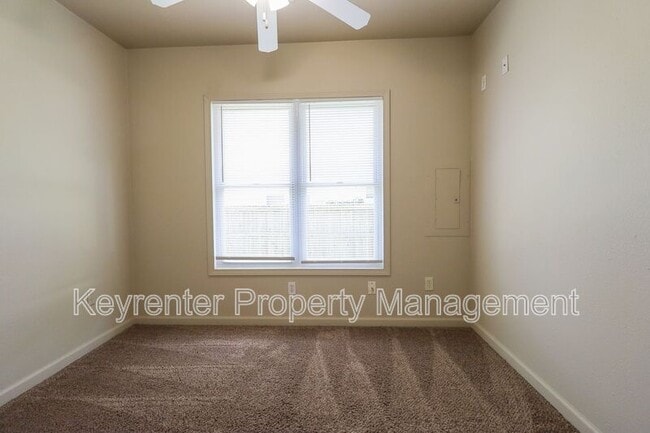 Building Photo - 512 S 55th W Ave