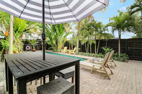 Building Photo - 713 Penn St