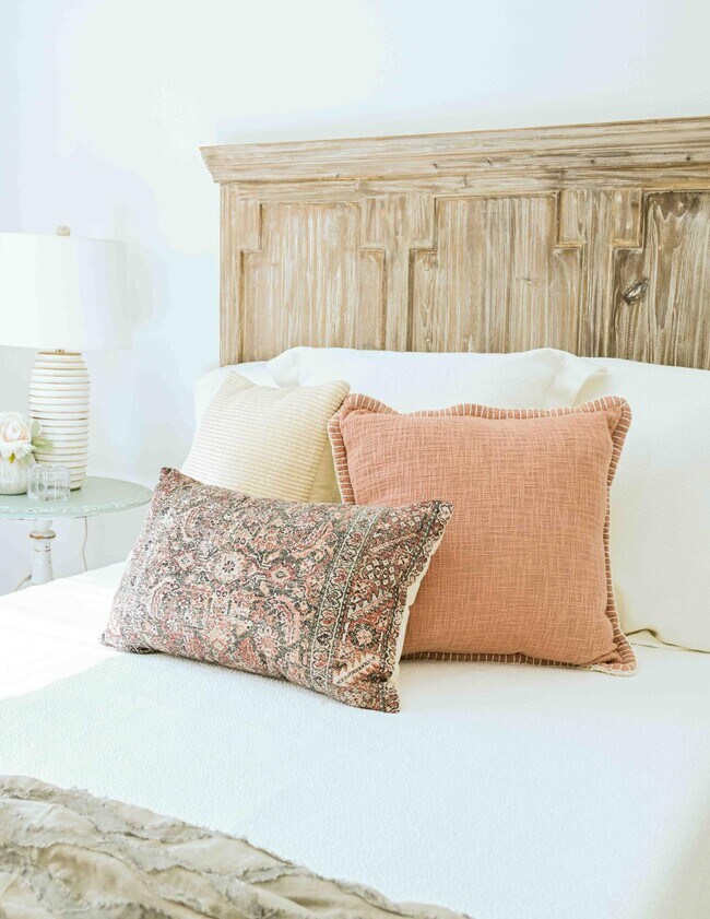 Building Photo - 90 Southaven Cir