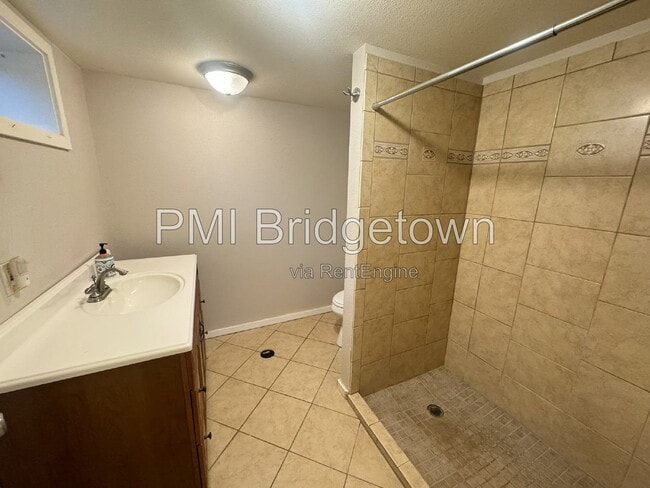 Building Photo - 4733 SE Yamhill St