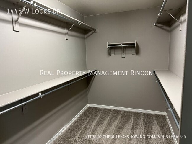 Building Photo - 1445 W Locke Dr