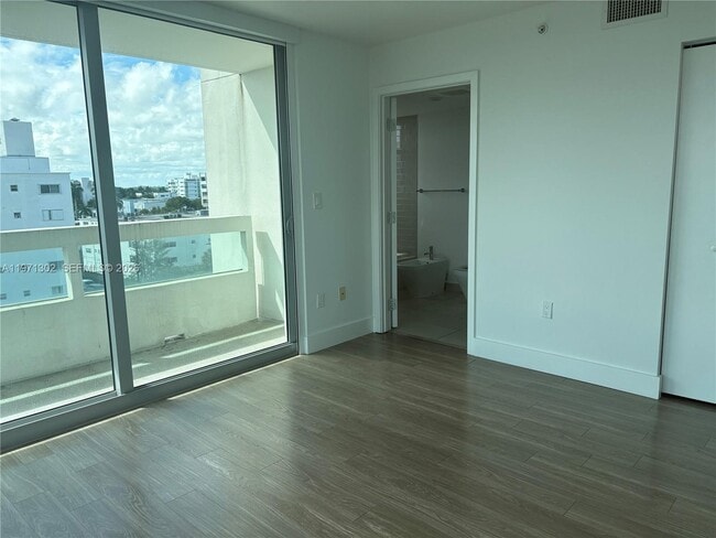 Building Photo - 1025 92nd St