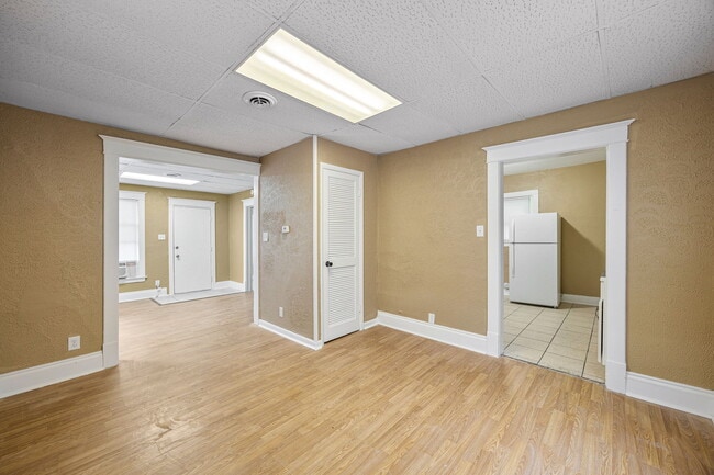 Building Photo - 744 Diamond Ave